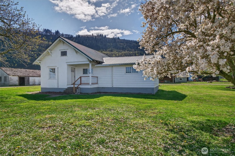5419 Hillview Road photo 2