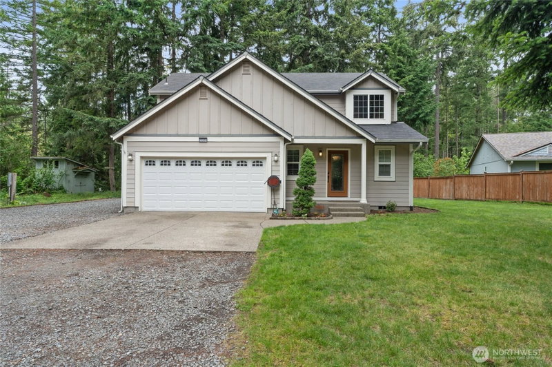 22328 Autumnwood Court SE photo 1