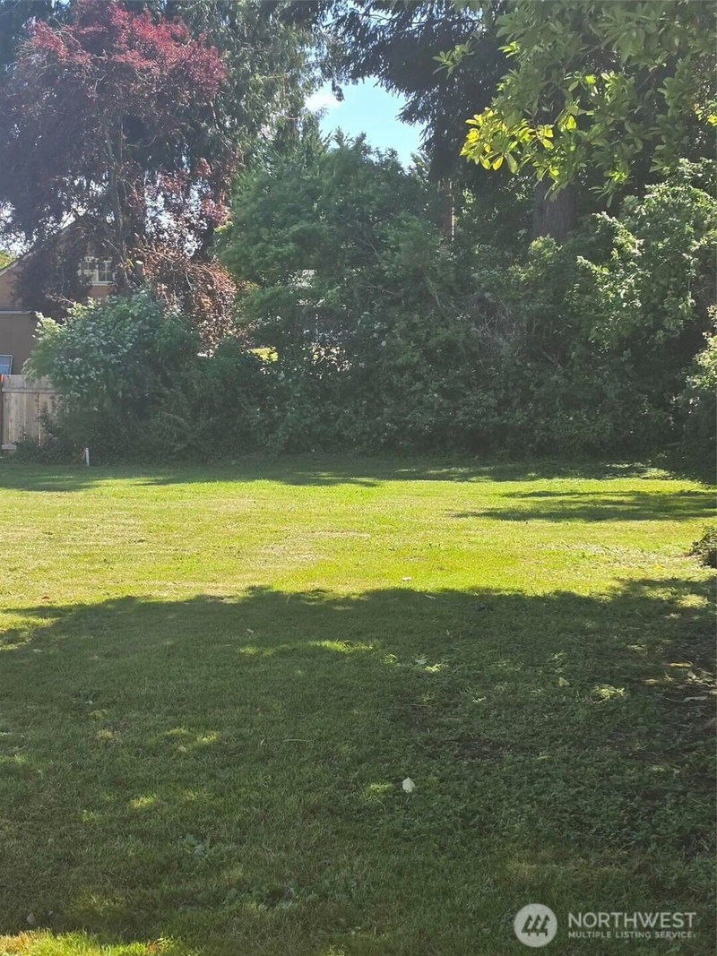 1718 Snyder Avenue photo 2