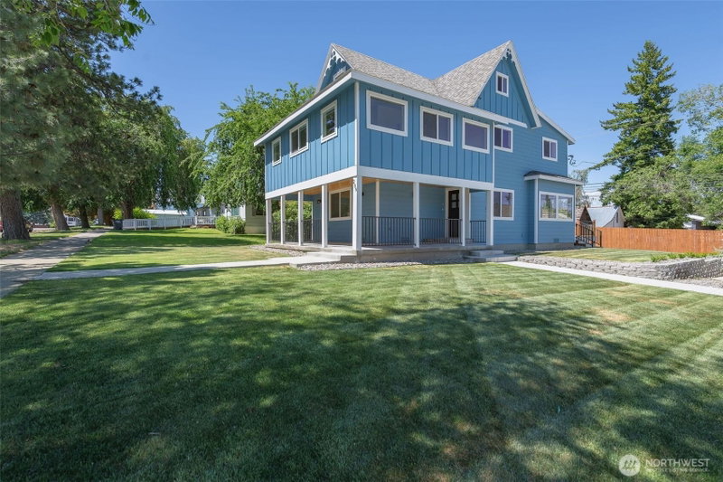 209 W Ash Street photo 2