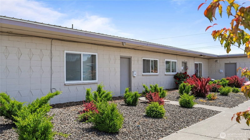124 W Shoshone Street photo 2