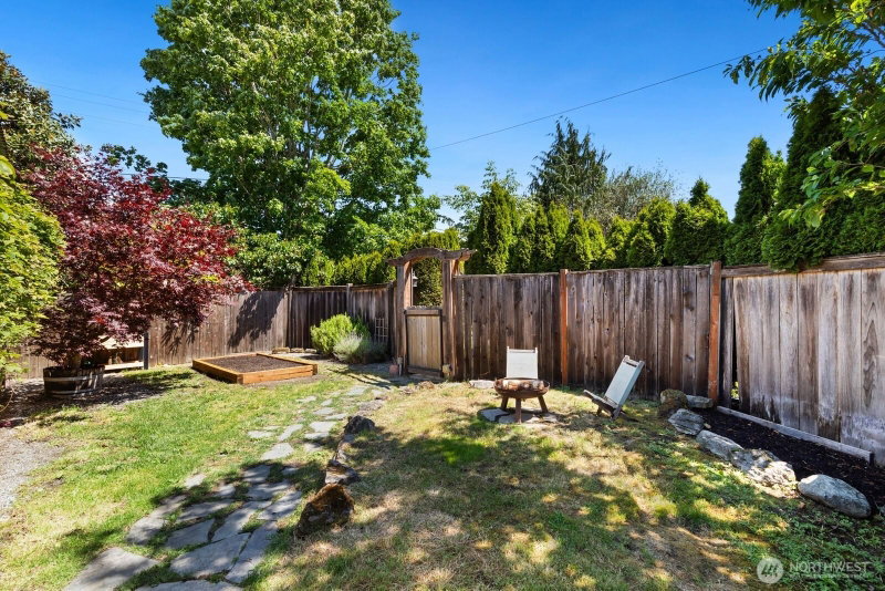 5405 25th Avenue SW photo 2