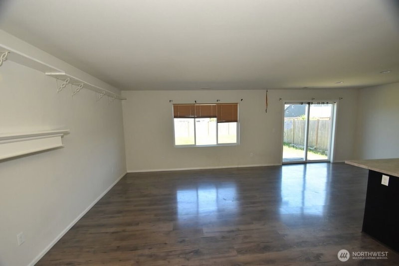 17609 Oak Street photo 2
