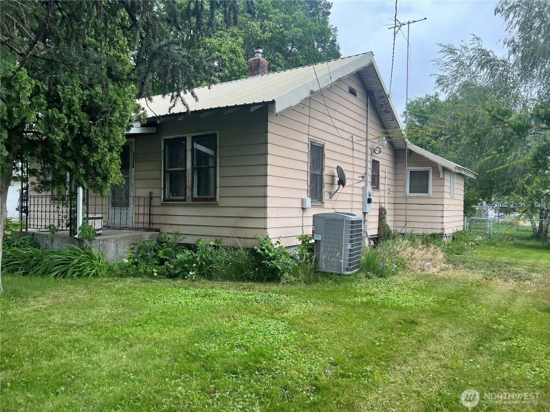 2274 Elmway photo 2