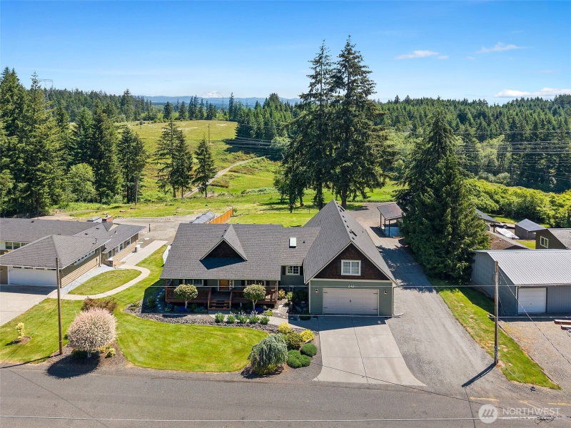 242 Kennicott Road photo 2