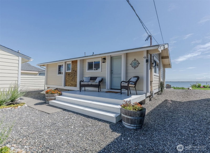 4182 Saltspring Drive photo 2