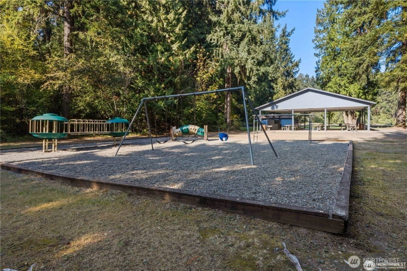 21937 Promontory Court SE photo 40