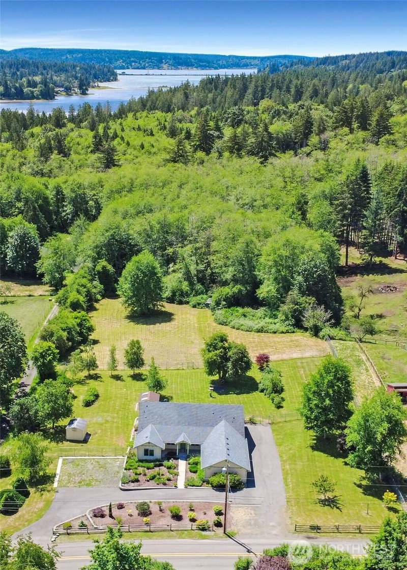1450 SE Spruce Rd photo 1