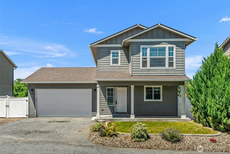 119 NW Porters Court photo 1
