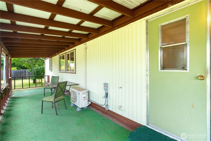 7 Rosemary Lane N photo 2