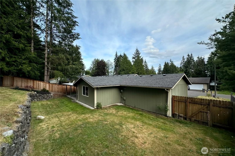 348 NE Holly Leaf Lane photo 20