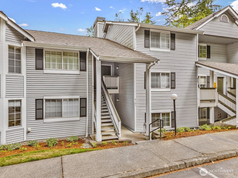 23313 Cedar Way #N101 photo 2