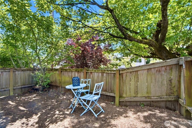 168 18th Ave #B photo 24