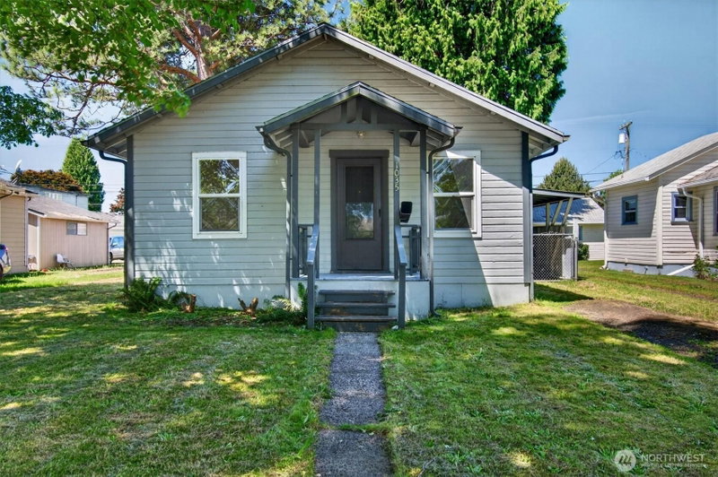 1035 16th Avenue photo 2