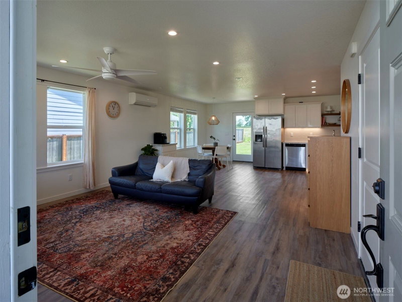 410 Cardinal Avenue photo 2