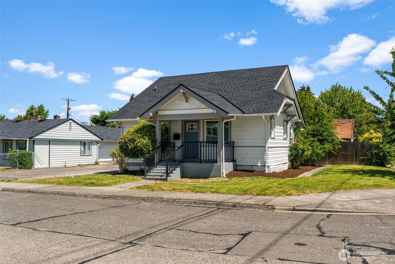 3857 S Park Avenue photo 2