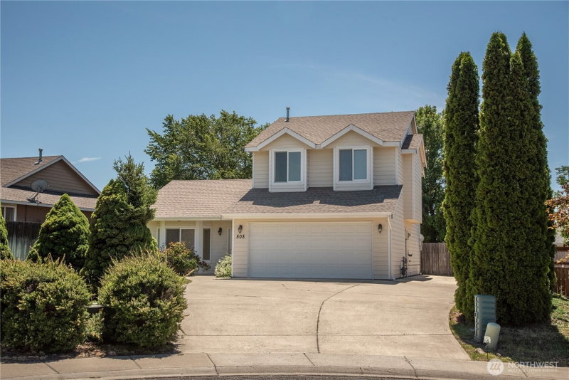 808 Acacia Lane photo 2