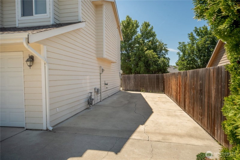 808 Acacia Lane photo 30