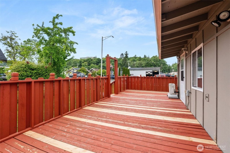 519 Duffy Street photo 25