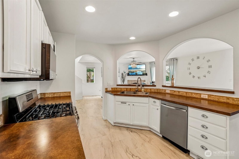 17717 16th Avenue E photo 2