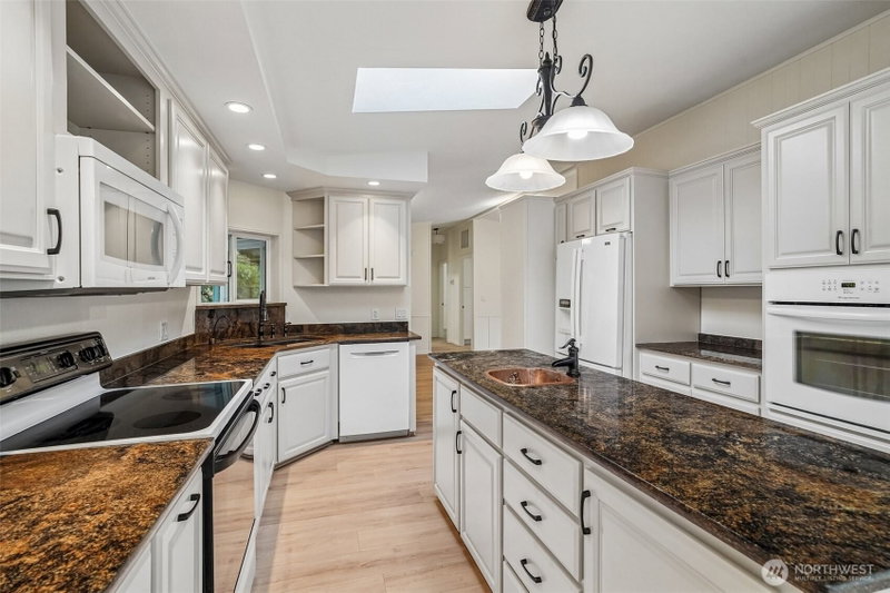 215 105th Avenue E photo 2
