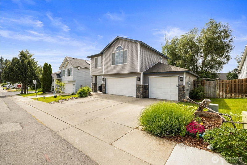 506 Cambridge Lane photo 40