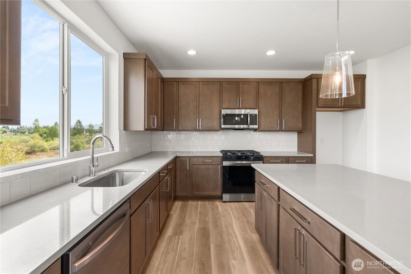 3205 219th Avenue E photo 2