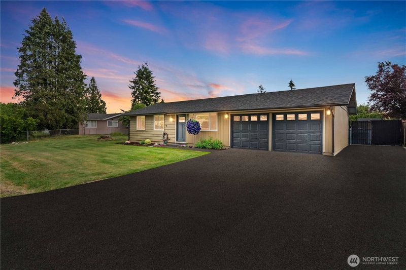 17665 SE 267th Place photo 2