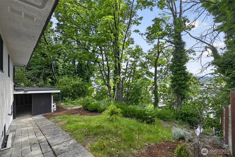 98 Hardie Avenue SW photo 34