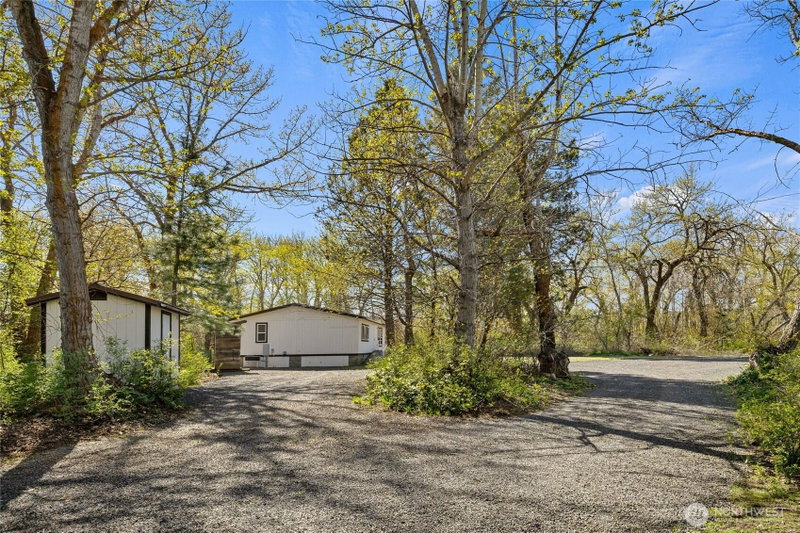 421 Cottonwood Road photo 2
