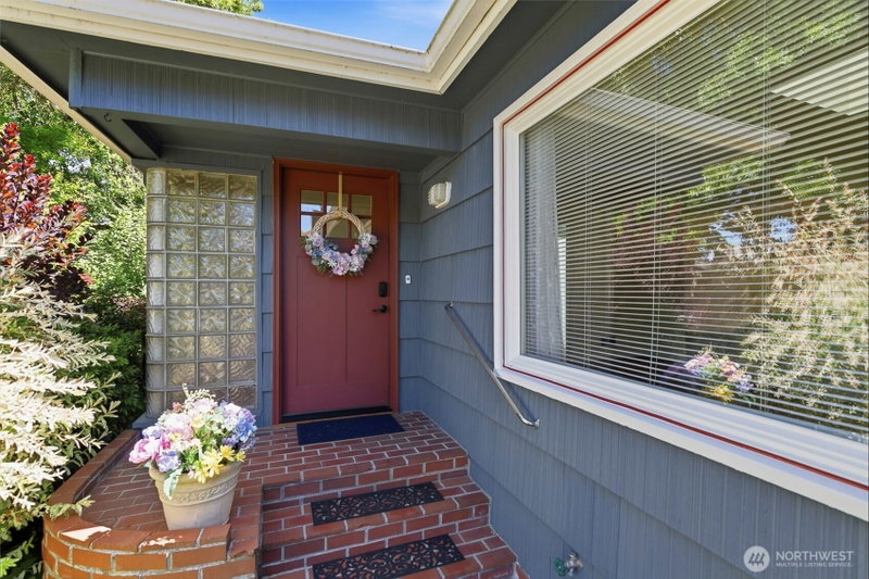 2219 Washington Way photo 2