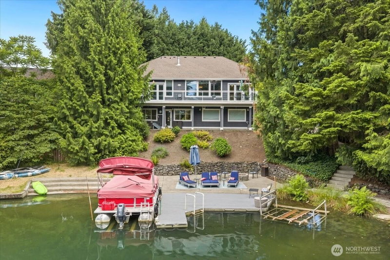 3324 Deer Island Drive E photo 2