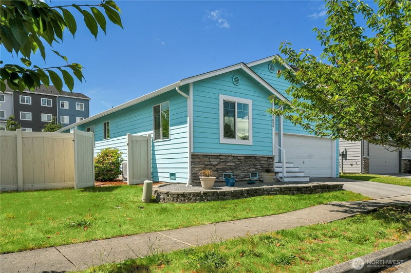 11024 Meridian Place W photo 2