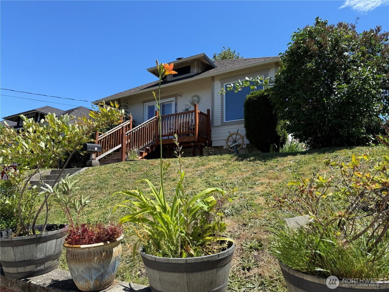 914 Pacific Avenue photo 2