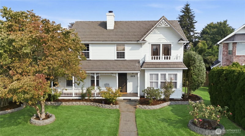 225 McElroy Place photo 1