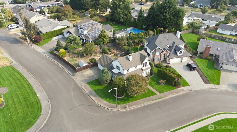 225 McElroy Place photo 40
