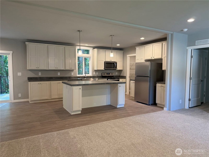 1118 Brentwood Drive photo 2