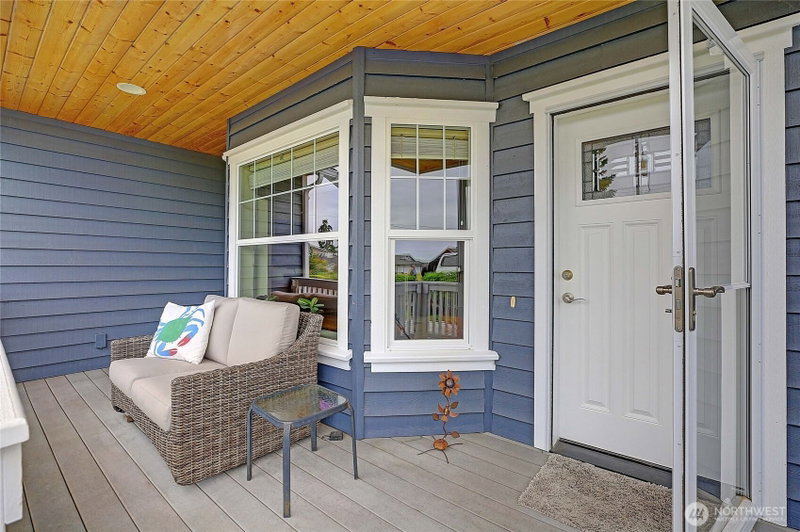 1612 Country Club Drive photo 2