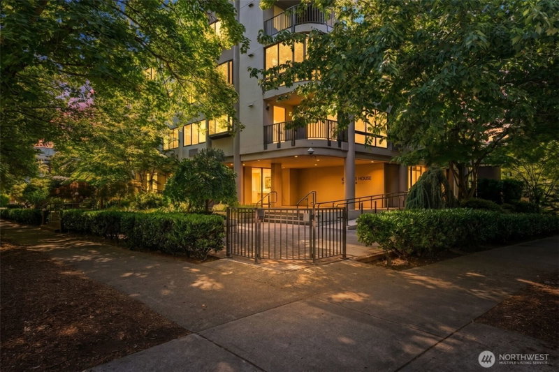 1120 Spring Street #202 photo 27