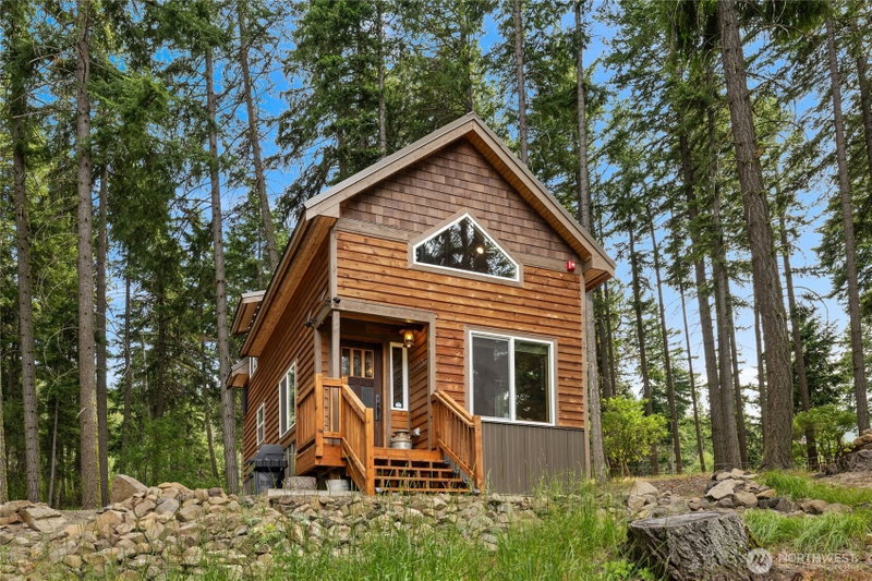 990 Fawn Road photo 1