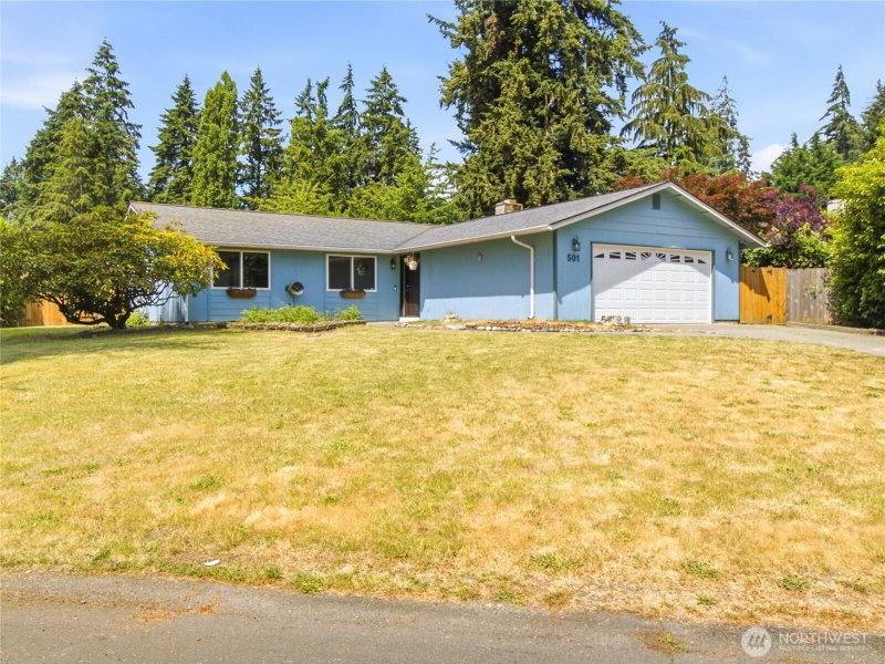 501 Penguin Court SE photo 2