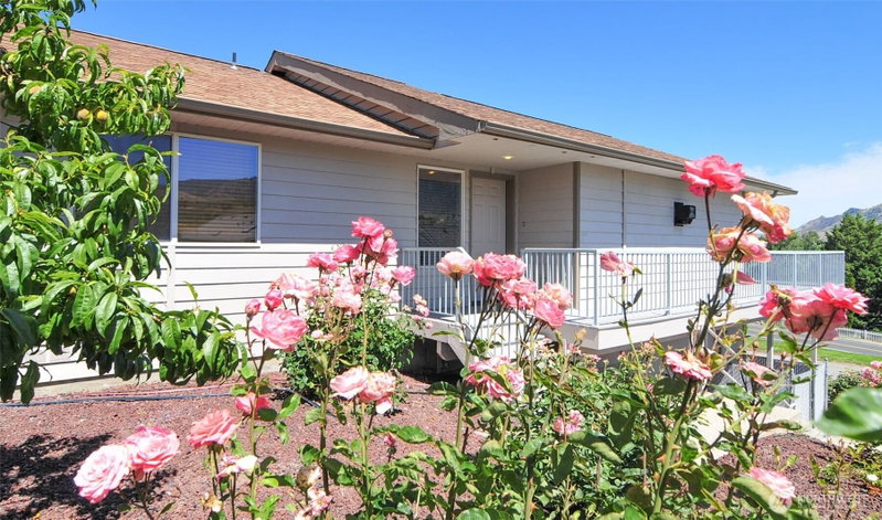 2961 Riviera Boulevard photo 2