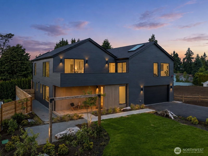18636 2nd Avenue SW photo 2