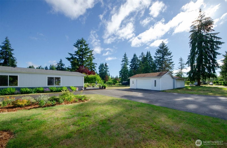 17728 Irwin Street SW photo 1