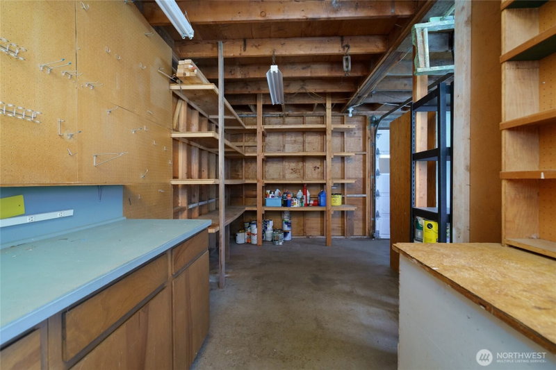 1015 35th Street photo 31