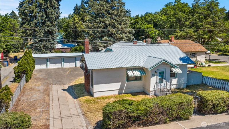 308 S Walnut Street photo 32