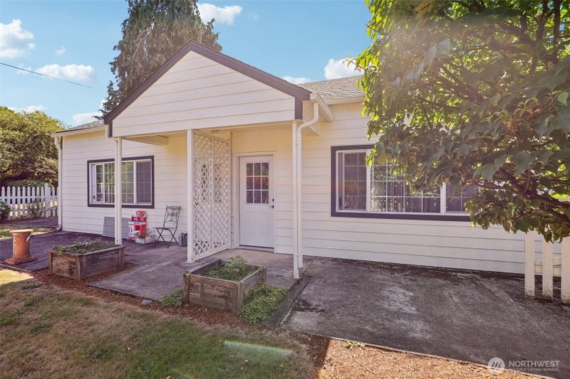18605 NE Cramer Road photo 2