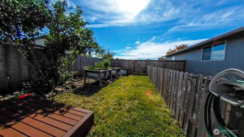 17930 Iris Place SW photo 28