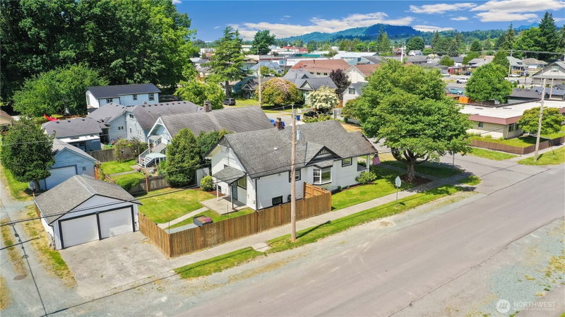 539 Warner Street photo 32