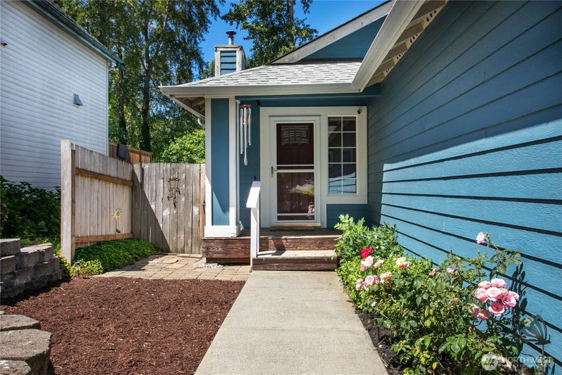 1433 St Paul Street photo 2
